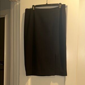 Tahari Black Knee-Length Pencil Skirt